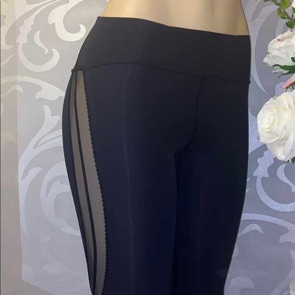 ꧁𝐿𝑢𝑙𝑢𝑙𝑒𝑚𝑜𝑛 𝐿𝑒𝑔𝑔𝑖𝑛𝑔𝑠꧂ - Picture 3 of 6